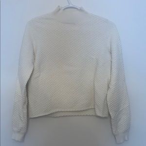White sweater / Contemporaine